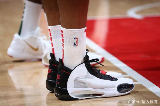 费尔德34+14张宁23+8赵嘉义21分 山西大胜青岛